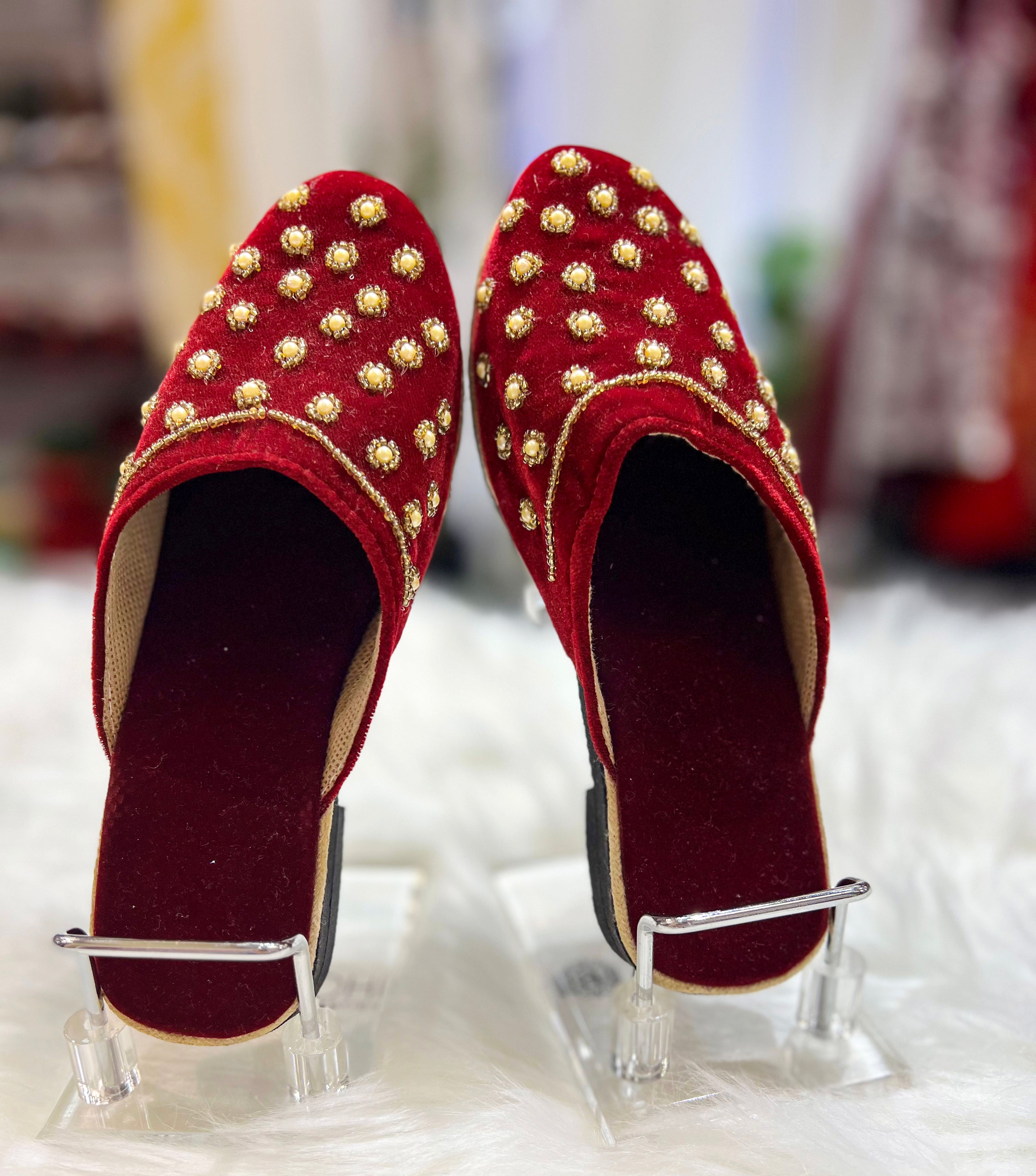 Girls Nepali Close Jutti 1-5